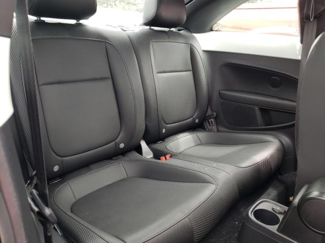 2016 VOLKSWAGEN BEETLE SE 3VWJ17AT3GM637696