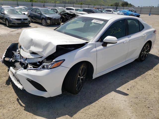 Фото: 4T1B11HKXJU573740 - 2