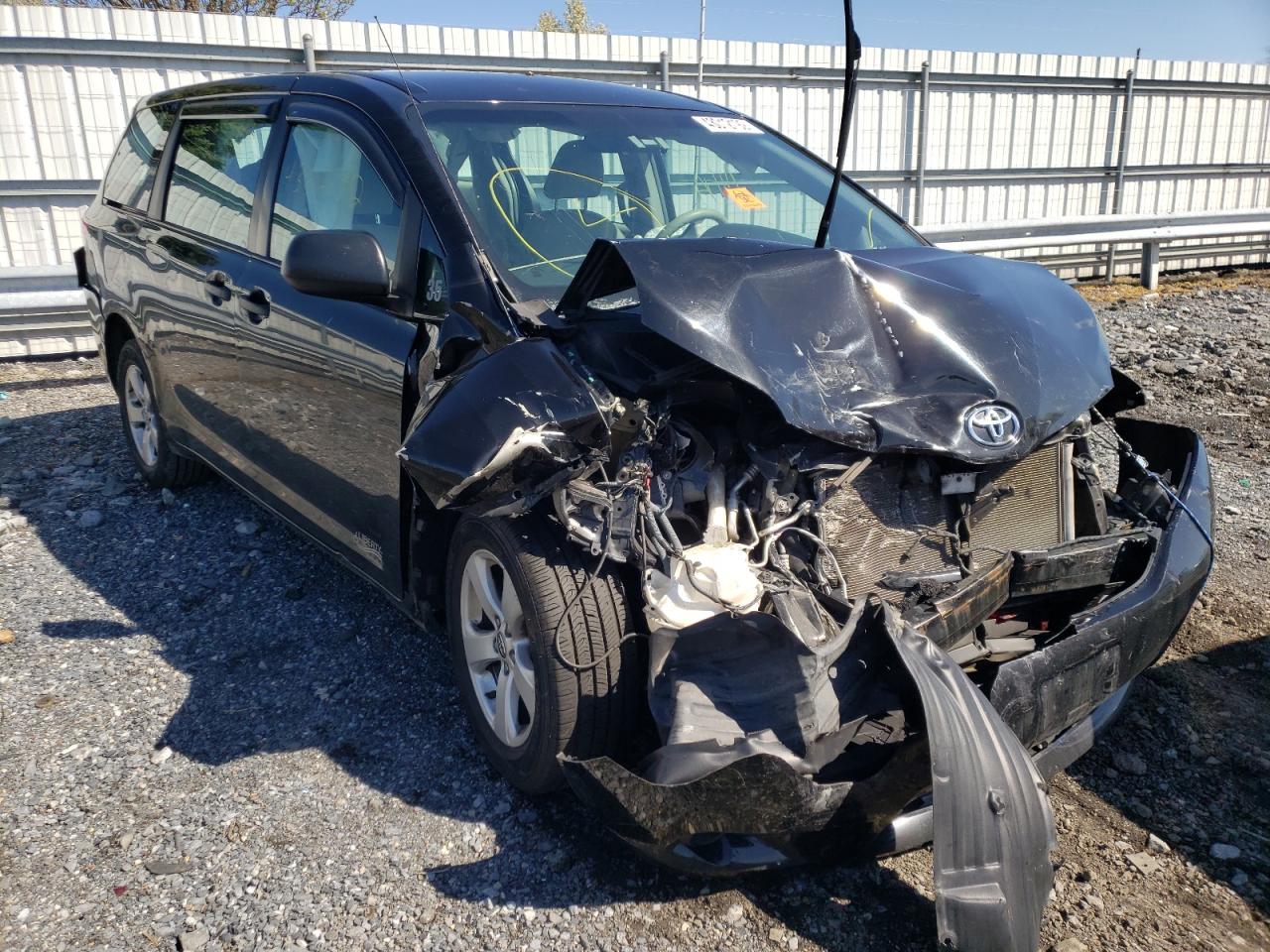 TOYOTA SIENNA
