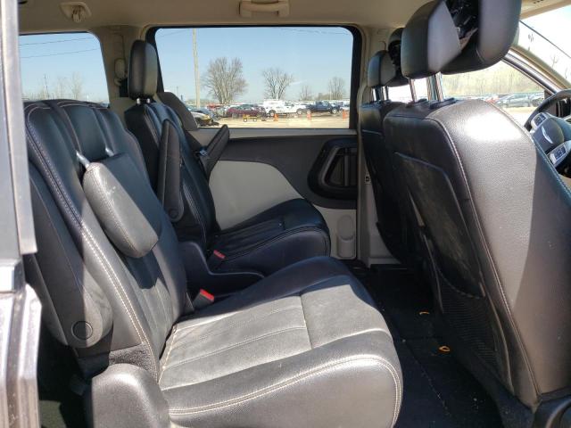 2015 CHRYSLER TOWN & COU 2C4RC1BG2FR644662