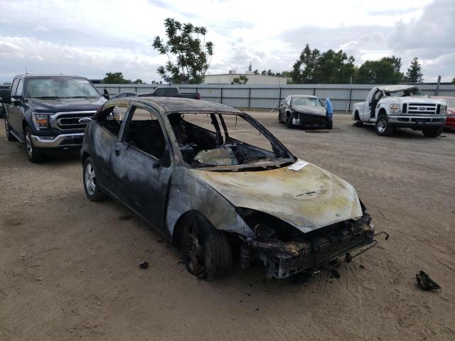 Salvage cars for sale from Copart Bakersfield, CA: 2003 Ford Focus ZX3