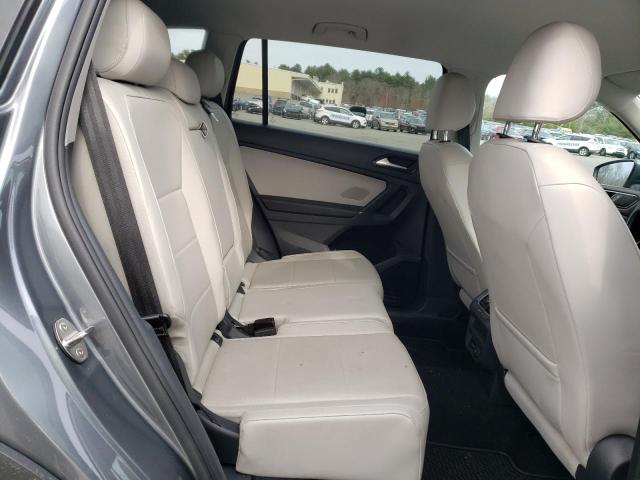 2018 VOLKSWAGEN TIGUAN SE 3VV2B7AX0JM022331