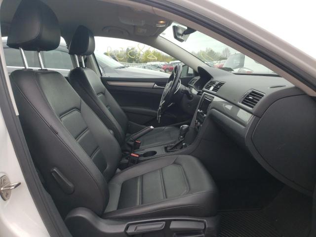 2015 VOLKSWAGEN PASSAT S 1VWAT7A31FC083679