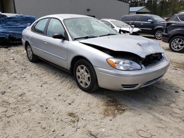 2004 Ford Taurus SE