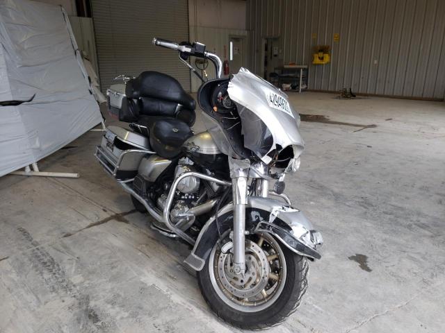 Salvage motorcycles for sale at Hurricane, WV auction: 2003 Harley-Davidson Flhtcui AN