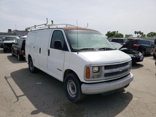 Salvage cars for sale from Copart Bakersfield, CA: 2000 Chevrolet Express G3