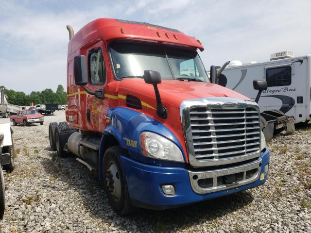 Salvage trucks for sale at Spartanburg, SC auction: 2017 Freightliner Cascadia 1