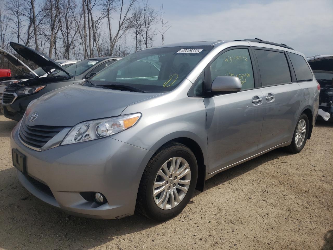 Toyota Sienna xle 2014