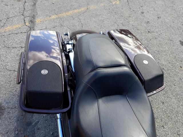 2011 HARLEY-DAVIDSON FLHX 1HD1KBM17BB610738