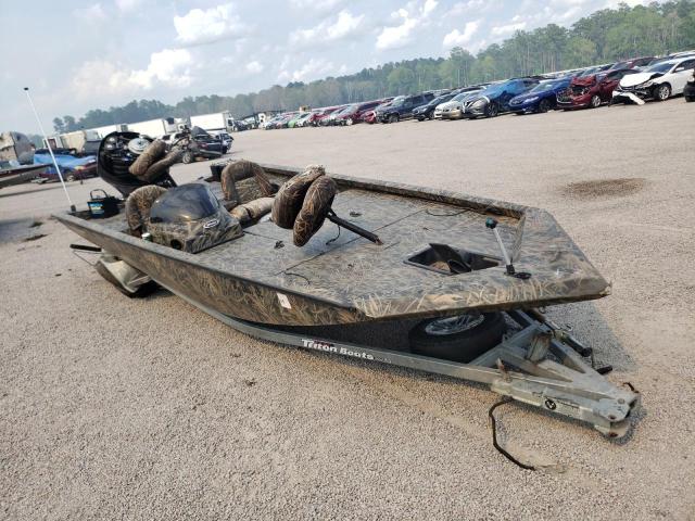 Salvage boats for sale at Harleyville, SC auction: 2016 Triton Boat