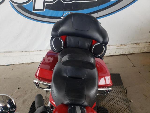 2011 HARLEY-DAVIDSON FLHTK 1HD1KEM17BB674179