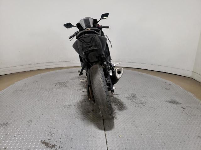 2021 YAMAHA YZFR3 A MH3RH18Y3MK005821
