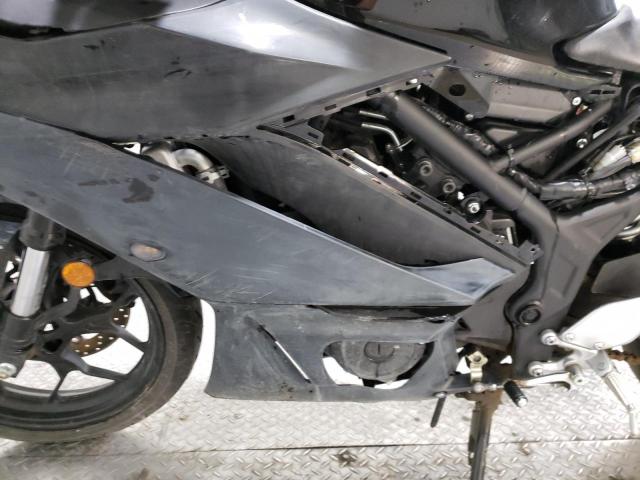 2021 YAMAHA YZFR3 A MH3RH18Y3MK005821