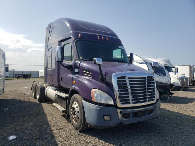 Salvage cars for sale from Copart Dyer, IN: 2015 Freightliner Cascadia 1