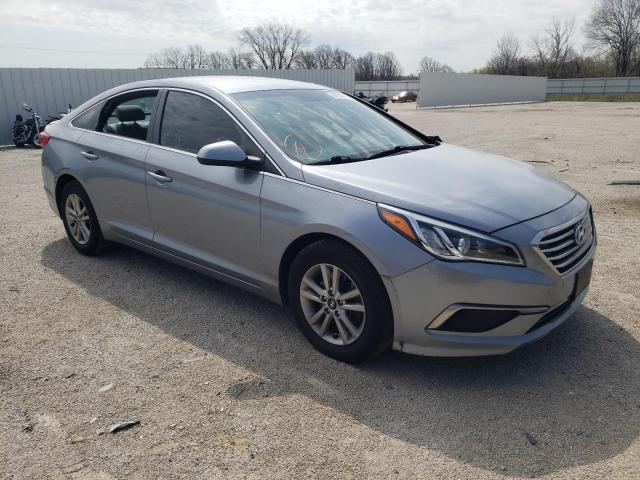 Salvage cars for sale from Copart Milwaukee, WI: 2016 Hyundai Sonata SE