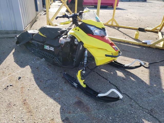 Salvage motorcycles for sale at Lansing, MI auction: 2015 Skidoo 800