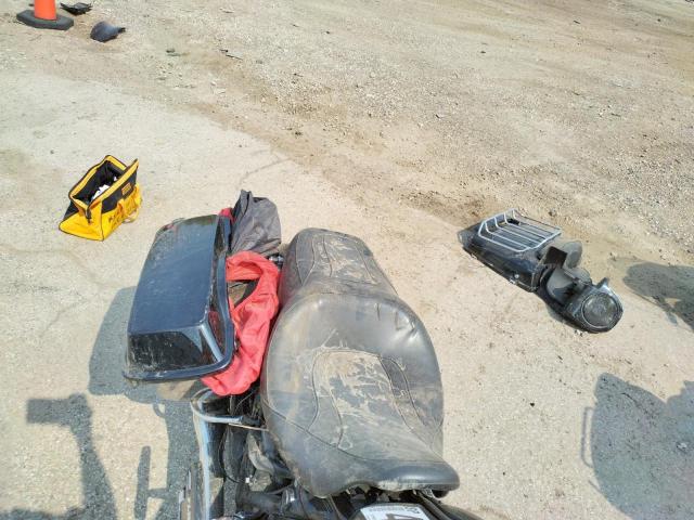 2011 HARLEY-DAVIDSON FLHXSE2 - 1HD1PZ816BB950399