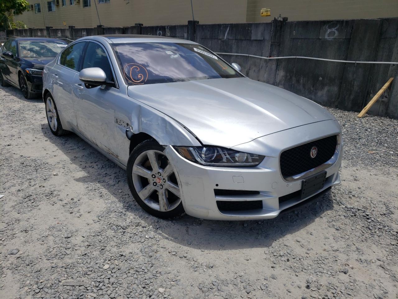 SAJAK4FN2JCP36531 JAGUAR XE PRESTIG 2018