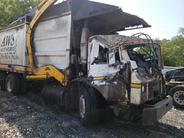 Salvage cars for sale from Copart Corpus Christi, TX: 2005 Mack 600 MR600