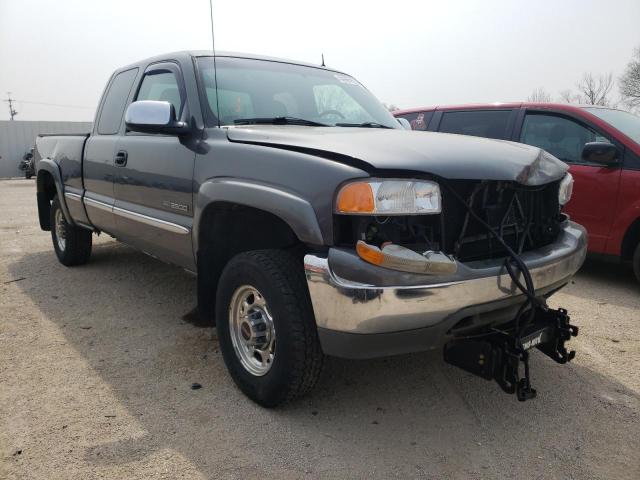 Salvage cars for sale from Copart Milwaukee, WI: 2001 GMC New Sierra