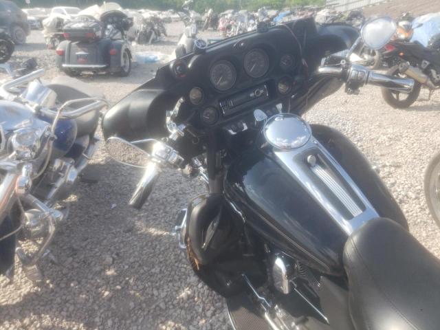 2011 HARLEY-DAVIDSON FLHTCU 1HD1FC412BB635041