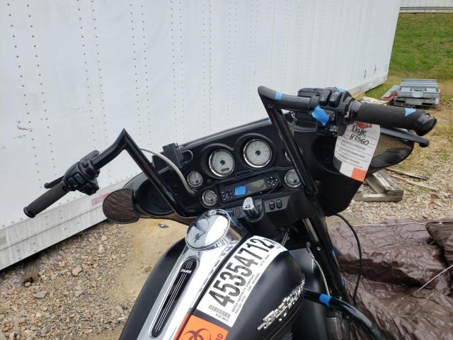 2010 HARLEY-DAVIDSON FLHX 1HD1KB418AB605580