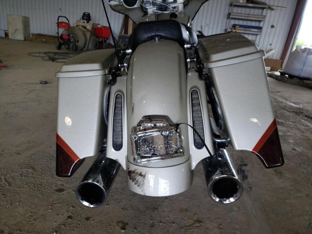 2011 HARLEY-DAVIDSON FLHXSE2 1HD1PZ815BB950071