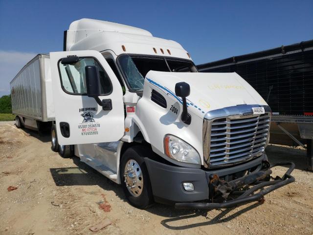 Salvage cars for sale from Copart Columbia, MO: 2018 Freightliner Cascadia 1