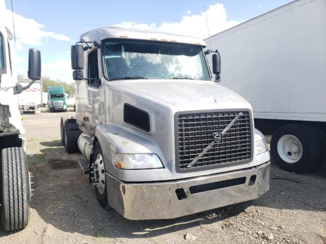 Salvage trucks for sale at Dyer, IN auction: 2005 Volvo VN VNM
