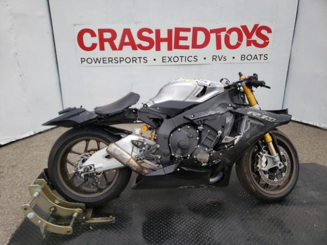 2017 YAMAHA YZFR1M JYARN40E2HA000725