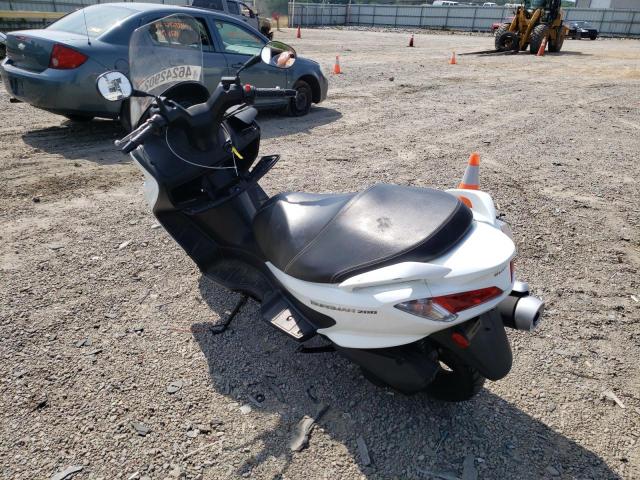 2016 SUZUKI UH200 MLCCH41A8G1600020