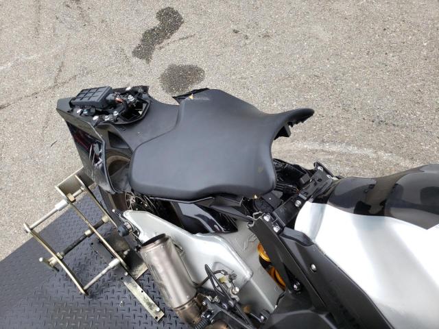 2017 YAMAHA YZFR1M JYARN40E2HA000725