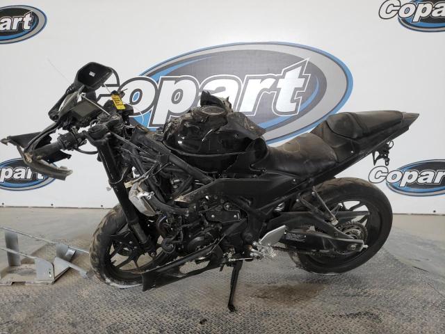 2021 YAMAHA YZFR3 A MH3RH18Y1MK005882