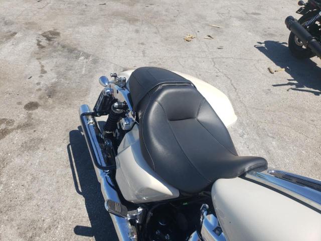2022 HARLEY-DAVIDSON FLHX 1HD1KBC18NB614366