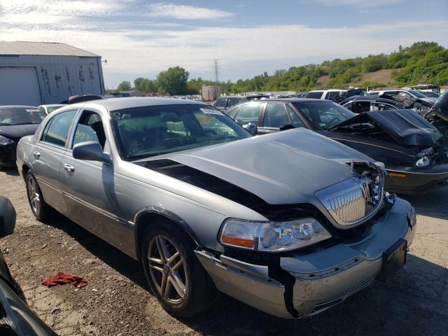 2006 Lincoln Town Car Signature Limited