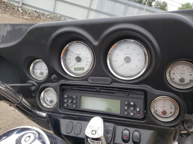 2010 HARLEY-DAVIDSON FLHX 1HD1KB418AB635226