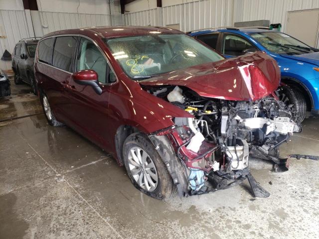 Salvage cars for sale from Copart Franklin, WI: 2017 Chrysler Pacifica T