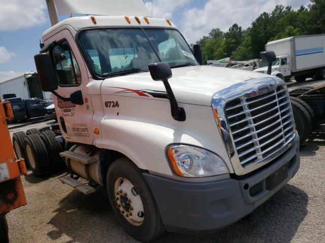 Salvage trucks for sale at Harleyville, SC auction: 2010 Freightliner Cascadia 1