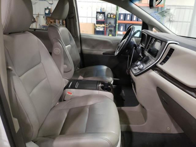 2016 TOYOTA SIENNA XLE 5TDYK3DC3GS714134