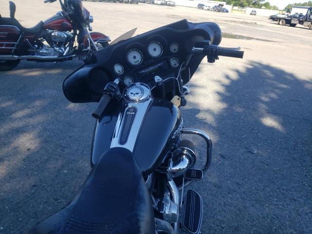 2009 HARLEY-DAVIDSON FLHX 1HD1KB4199Y661035