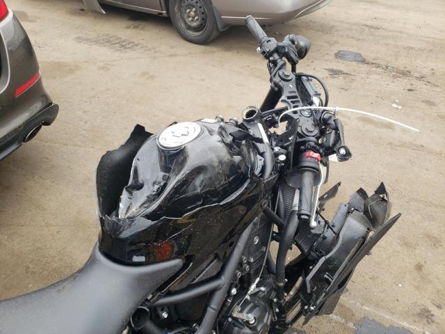 2021 YAMAHA YZFR3 A MH3RH18Y5MK007411