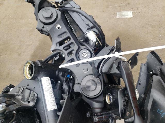 2021 YAMAHA YZFR3 A MH3RH18Y5MK007411