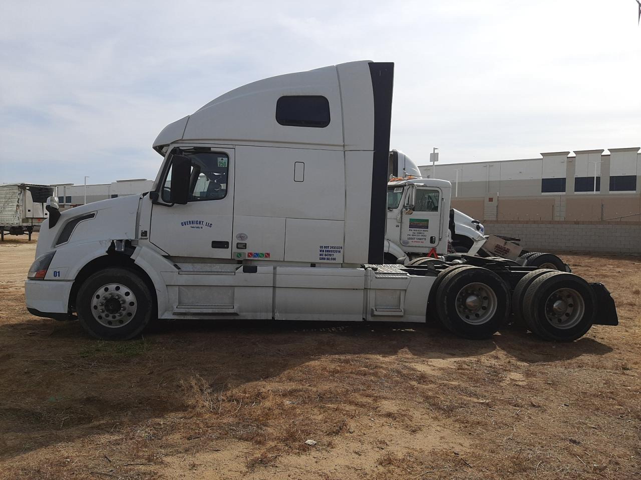 4V4NC9EH0HN992014 VOLVO VN 2017