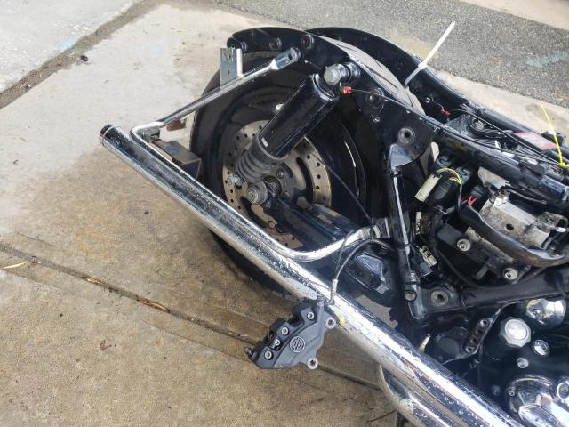 2011 HARLEY-DAVIDSON FLHX 1HD1KB417BB679963