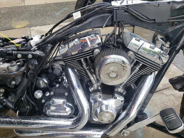 2011 HARLEY-DAVIDSON FLHX 1HD1KB417BB679963