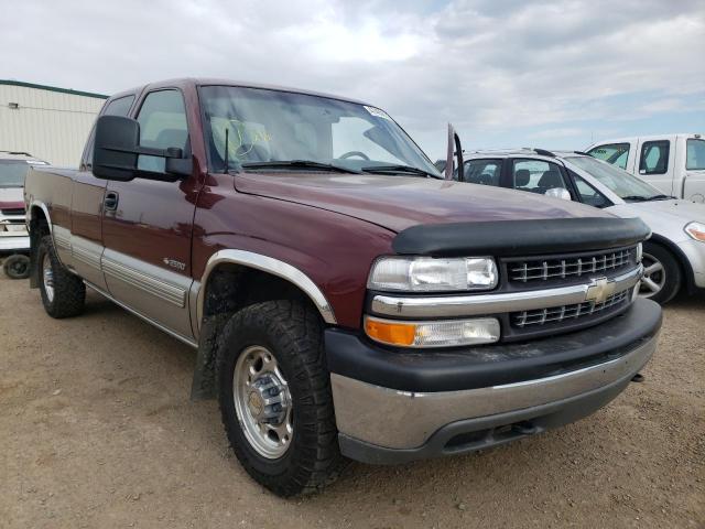 Salvage cars for sale from Copart Rocky View County, AB: 2000 Chevrolet Silvrdo LT