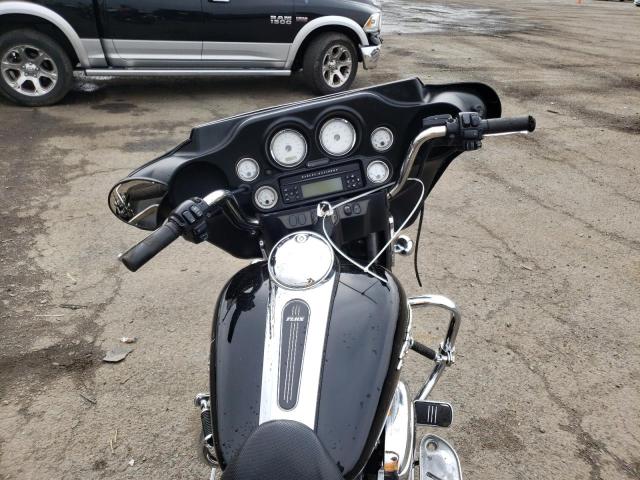 2010 HARLEY-DAVIDSON FLHX 1HD1KB412AB624805