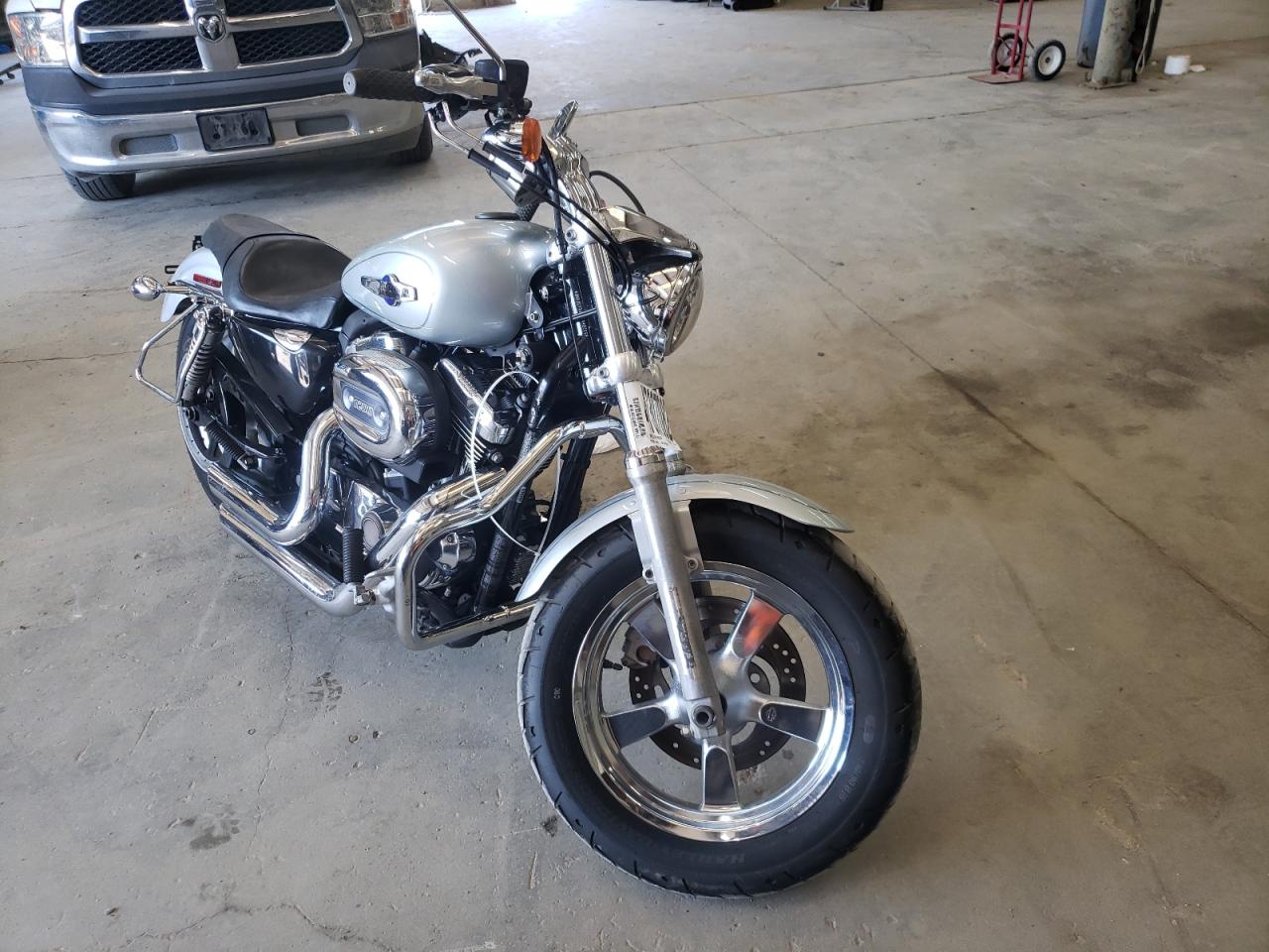 2012 Harley-Davidson Xl1200 C silver null gasoline 1HD1CT318CC442866 photo #1