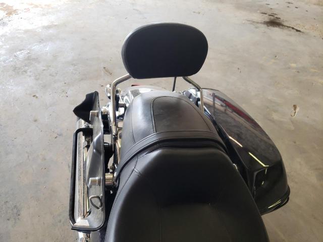 2019 HARLEY-DAVIDSON FLHX 1HD1KBC12KB680472