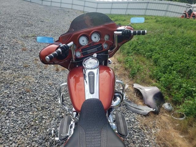 2011 HARLEY-DAVIDSON FLHX 1HD1KB41XBB604335